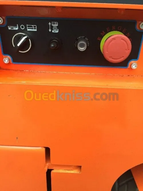  Nacelle Auto-propulsion à ciseaux 14M