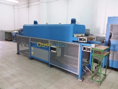 FABRICATION DE SEMELLES POUR CHAUSSURE