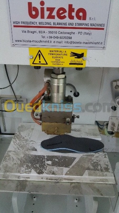 FABRICATION DE SEMELLES POUR CHAUSSURE