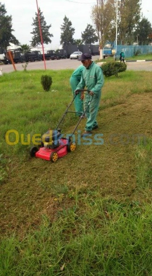 ENTREPRISE DE NETTOYAGE, ENTRETIEN ET 