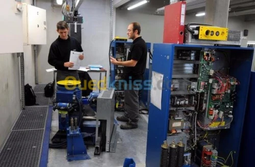 TECHNICIEN ASCENSEURISTE