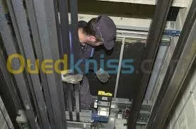 TECHNICIEN ASCENSEURISTE