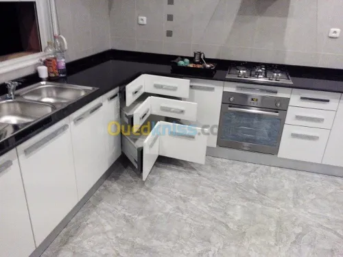  cuisines aménagées et dressing 