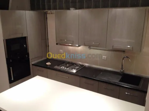  cuisines aménagées et dressing 