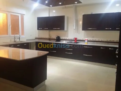  cuisines aménagées et dressing 