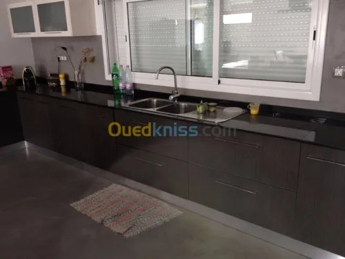  cuisines aménagées et dressing 