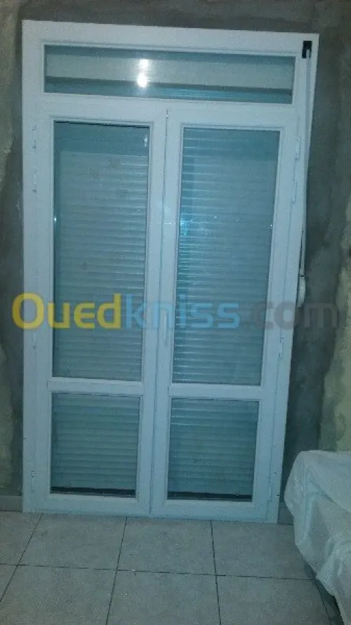 UNITE DE PRODUCTION PORTES ET FENETRES