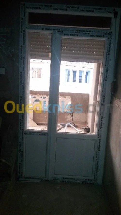 UNITE DE PRODUCTION PORTES ET FENETRES
