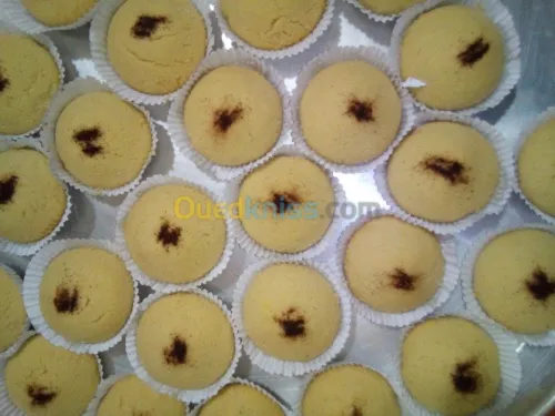 Gateau moderne et traditionel avec livraison