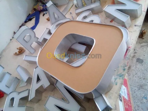 lettres boitier, led, alucobond