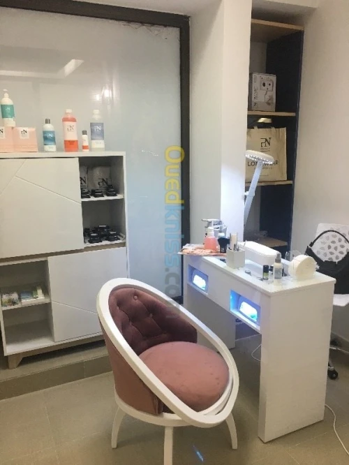 Coiffeuse esthéticienne ongleriste 