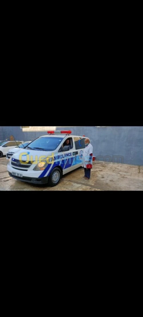 AMBULANCE médicalisé