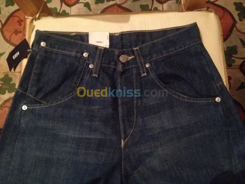 JEANS PONTALONS LEVIS.