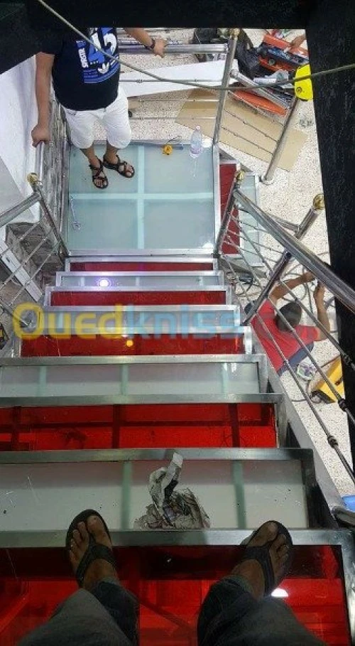 تركيب سلالم المكاتب والمنازل بالاينوكص