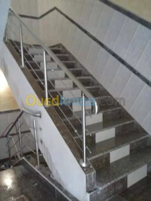 تركيب سلالم المكاتب والمنازل بالاينوكص