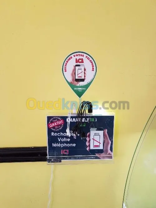 Borne de rechargement batteries de tel