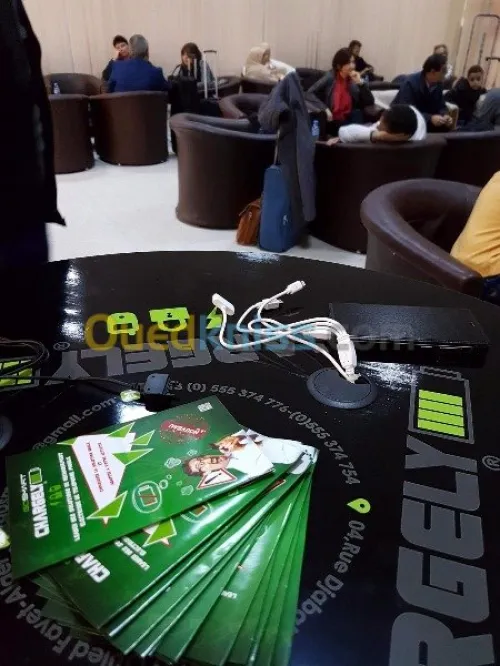 Borne de rechargement batteries de tel