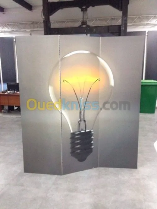 PANNEAU PUBLICITAIRE, HABILLAGE .... !