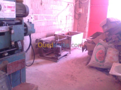 صناعة المكانس و الفرشات 