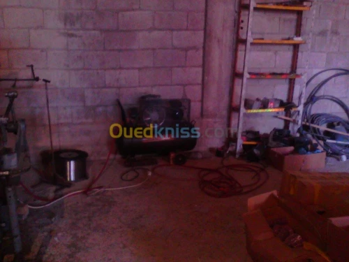 صناعة المكانس و الفرشات 