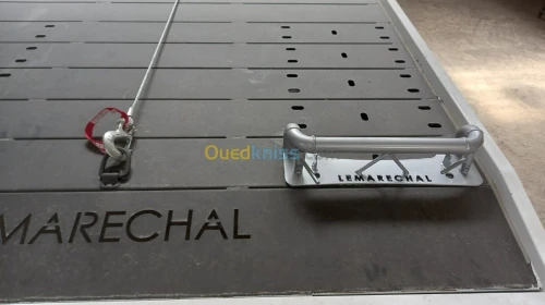 FABRICATION (صناعة) Dépannage porte voiture