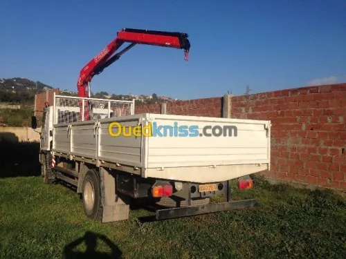 location camion grue HINO 500 