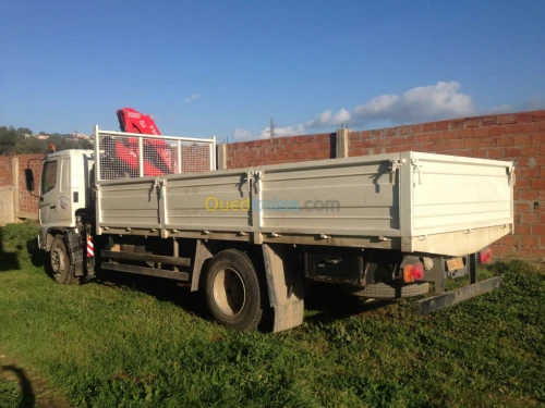 location camion grue HINO 500 