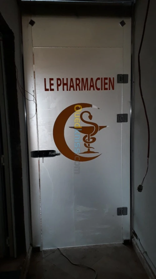 façade en verre trempé