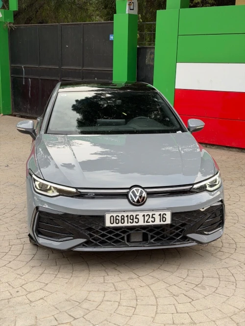 Volkswagen Golf 8 2025 R