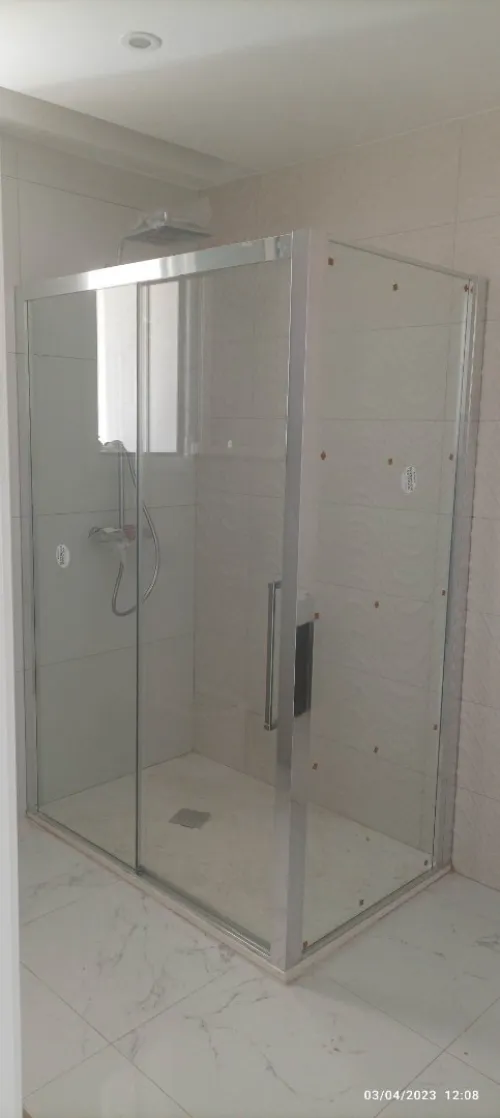 Cabine de douche / baignoire