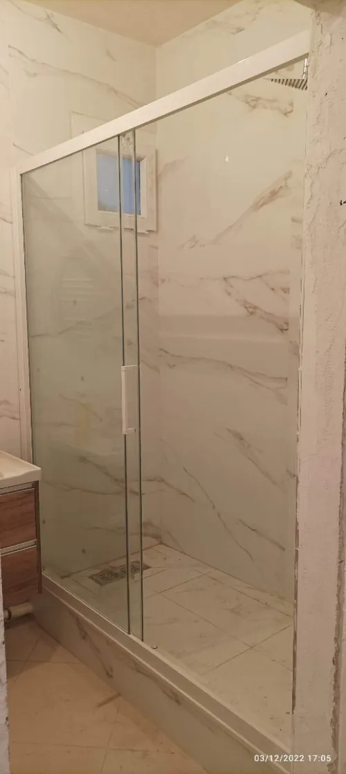 Cabine de douche / baignoire