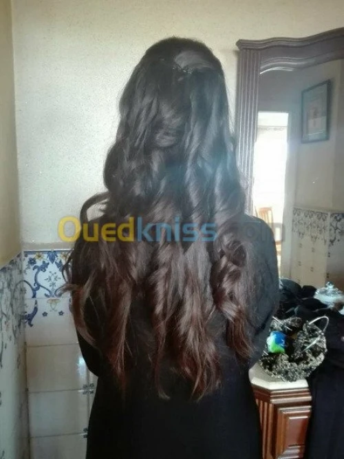 CHERCHE COIFFEUSE ET ESTHTISIENNE