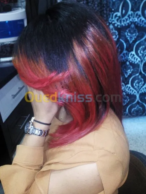 CHERCHE COIFFEUSE ET ESTHTISIENNE