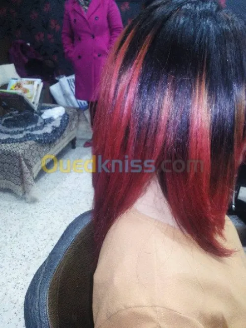 CHERCHE COIFFEUSE ET ESTHTISIENNE