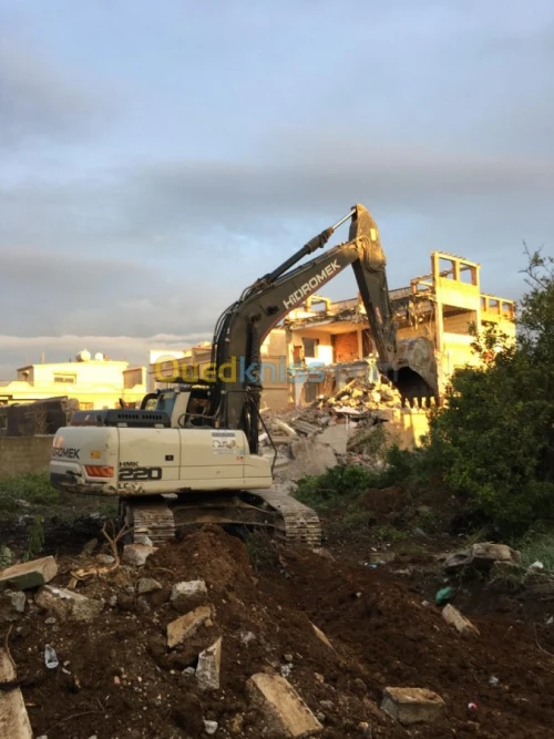 Demolition de tous types d'édifices.