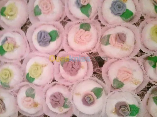  gâteaux orientaux, pièce montée....