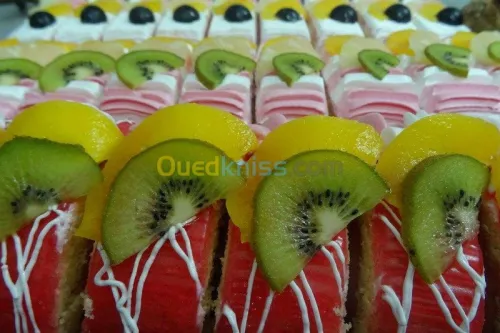  gâteaux orientaux, pièce montée....