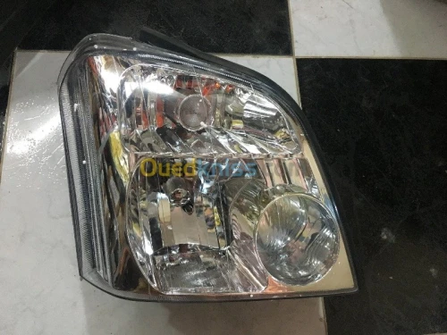 PHARE OPTIQUE AVANT ISUZU D-MAX 2004