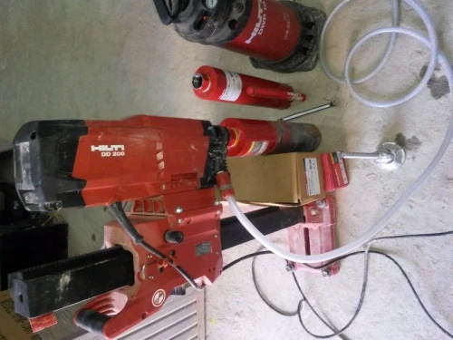 location  HILTI  DD200