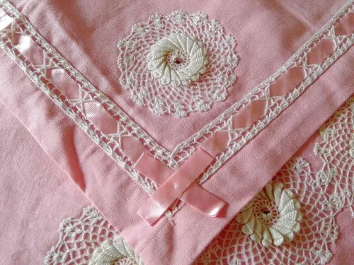 parure de draps crochet couleur rose