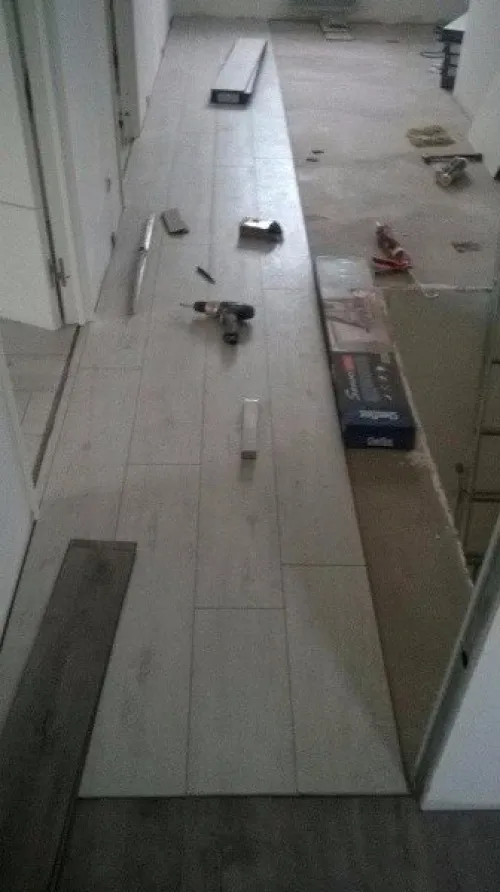 pose parquet / الارضيات الخشبية