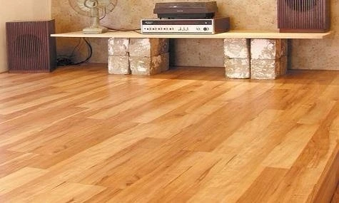 pose parquet / الارضيات الخشبية