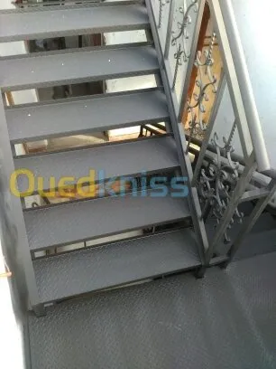   travaux de menuiserie métallique