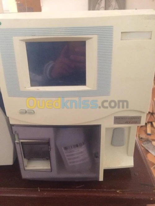 Automate D'hématologie ERMA PCE 210