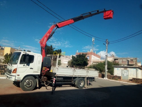 hino 500 Grue nacel