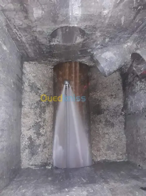 Camion hydrocureur Débouchag canalisation 