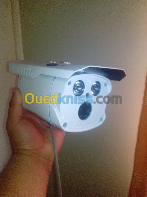  CAMERA DE SERV  et SYSTEME D'ALARME  