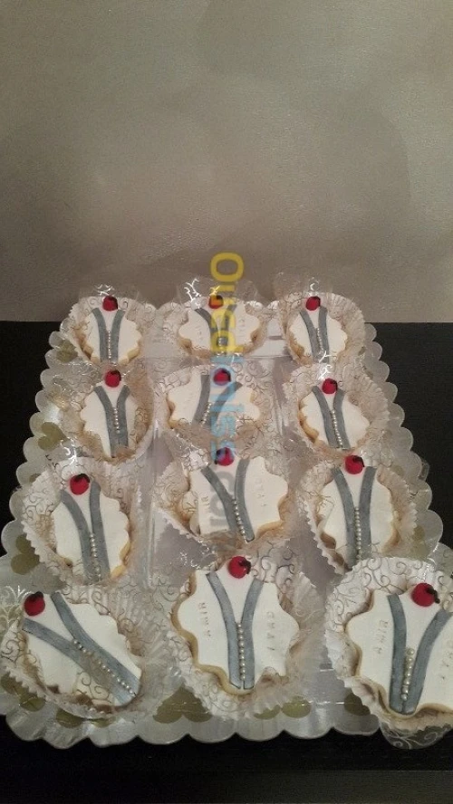 Gateaux d'anniversaire et pièce montée