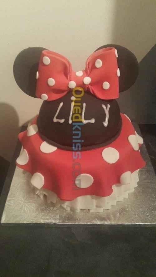Gateaux d'anniversaire et pièce montée