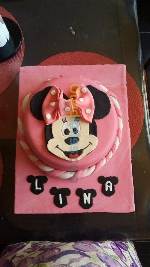 Gateaux d'anniversaire et pièce montée
